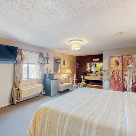Jacuzzi Suite 206 At Tradewinds يوريكا سبرينغز المظهر الخارجي الصورة